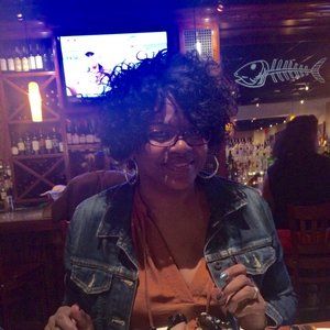 Meet your Posher, Cynthia